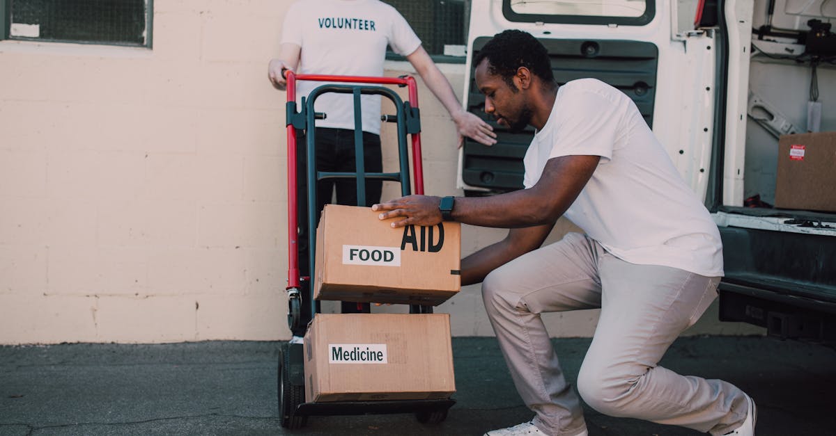 découvrez comment obtenir de l'aide et des conseils essentiels pour les micro-entrepreneurs afin de réussir et développer votre activité en toute sérénité.