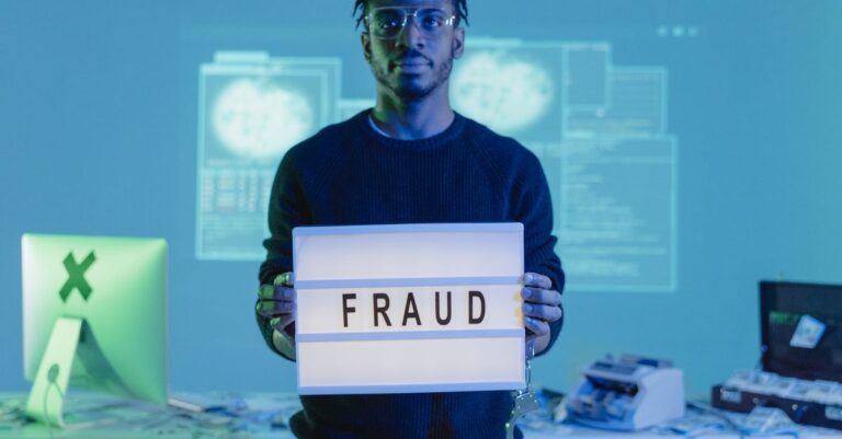 découvrez ce qu'est le phishing, comment identifier les tentatives de fraude en ligne et protéger vos informations personnelles contre ces attaques.