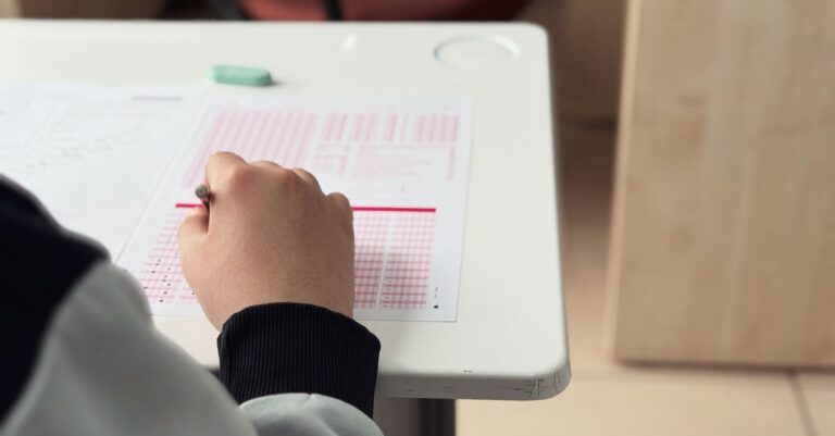 évaluez vos capacités cognitives avec notre test de qi rapide et précis. découvrez votre quotient intellectuel en quelques minutes seulement !