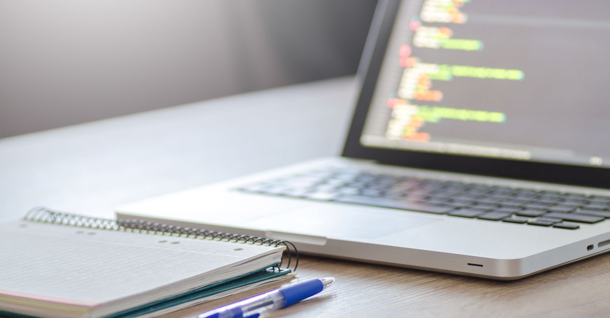 formez-vous au développement web en ligne à votre rythme : maîtrisez les langages, créez des sites modernes et développez des compétences recherchées.